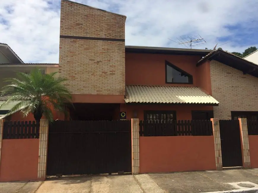 Foto 1 de Casa com 2 Quartos à venda, 170m² em Ariribá, Balneário Camboriú