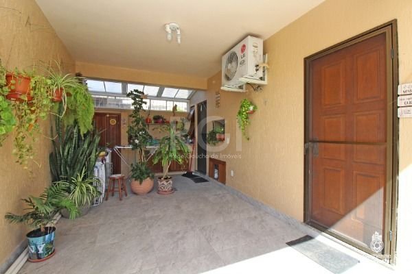 Foto 3 de Casa com 3 Quartos à venda, 122m² em Camaquã, Porto Alegre