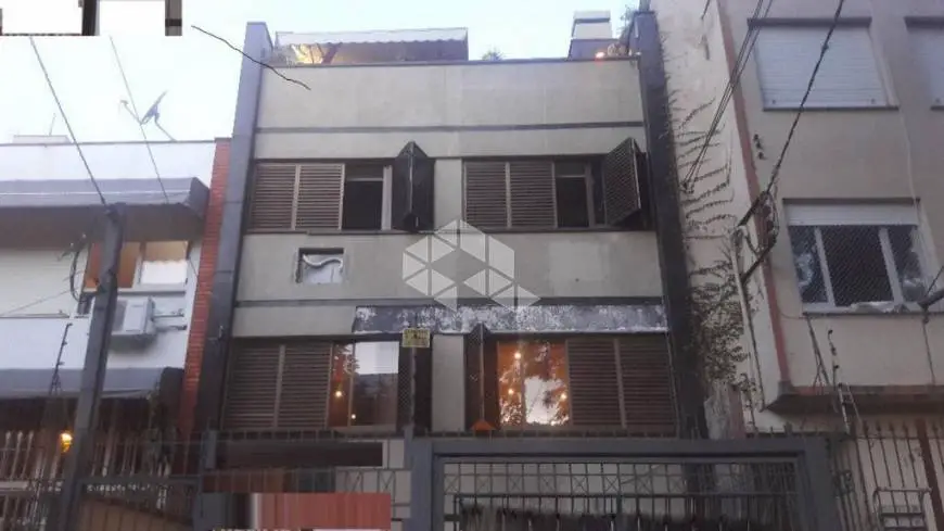 Foto 1 de Casa com 3 Quartos à venda, 172m² em Rio Branco, Porto Alegre