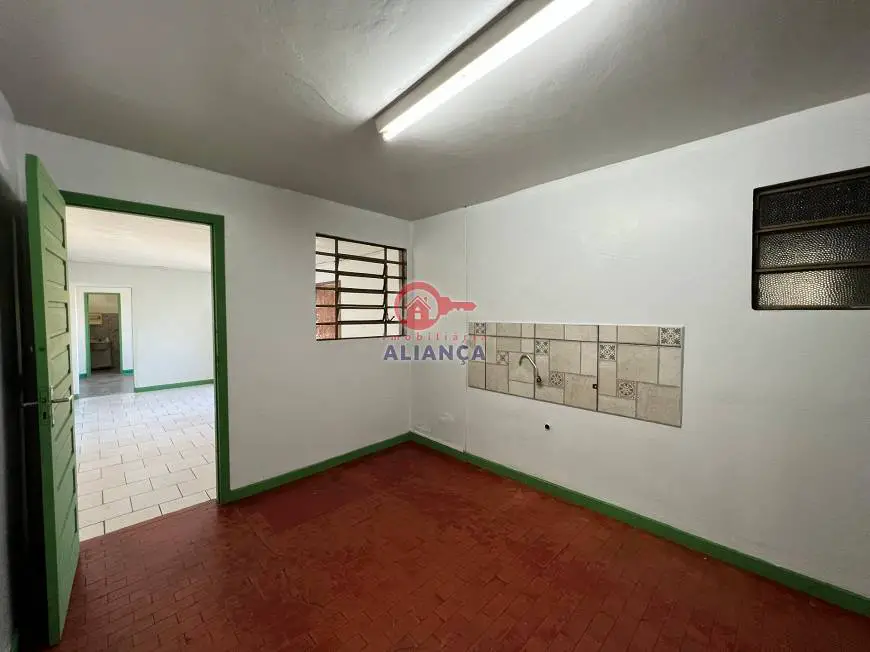 Foto 4 de Casa com 4 Quartos para alugar, 160m² em Centro, Toledo