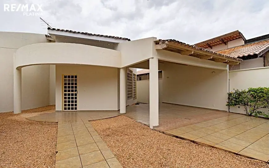 Foto 2 de Casa com 4 Quartos à venda, 220m² em Plano Diretor Sul, Palmas