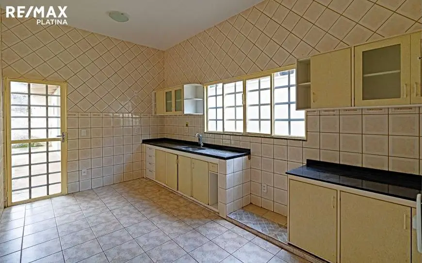 Foto 4 de Casa com 4 Quartos à venda, 220m² em Plano Diretor Sul, Palmas