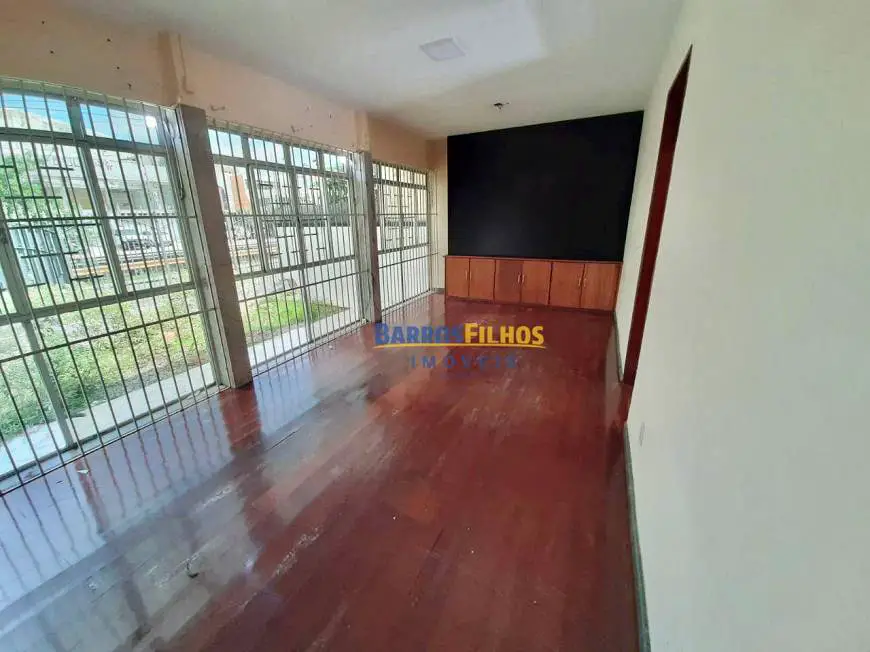 Foto 3 de Casa com 5 Quartos para alugar, 194m² em Salgado Filho, Aracaju
