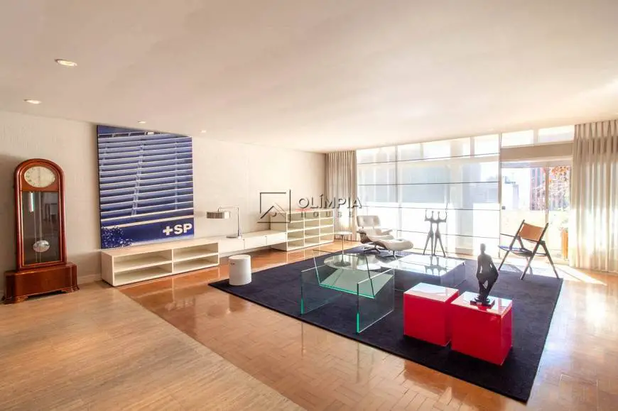 Foto 1 de Apartamento com 1 Quarto à venda, 250m² em Cerqueira César, São Paulo