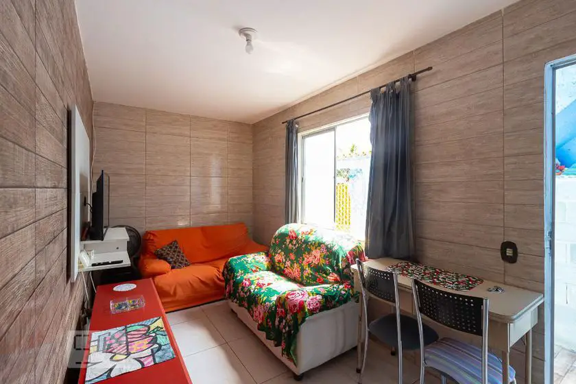 Foto 1 de Apartamento com 1 Quarto para alugar, 50m² em Guaratiba, Rio de Janeiro