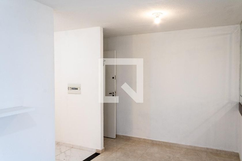 Foto 3 de Apartamento com 2 Quartos para alugar, 44m² em Guaratiba, Rio de Janeiro