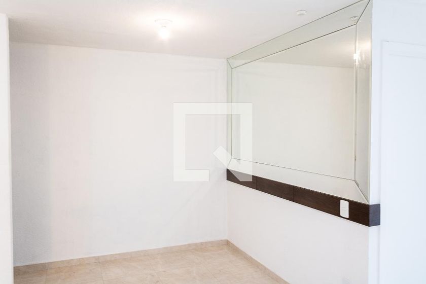 Foto 4 de Apartamento com 2 Quartos para alugar, 44m² em Guaratiba, Rio de Janeiro