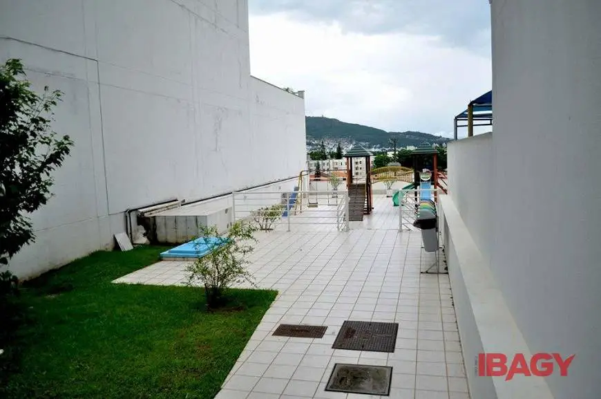 Foto 2 de Apartamento com 2 Quartos para alugar, 73m² em Itacorubi, Florianópolis