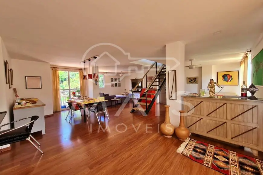 Foto 1 de Apartamento com 2 Quartos para venda ou aluguel, 200m² em Itaipava, Petrópolis