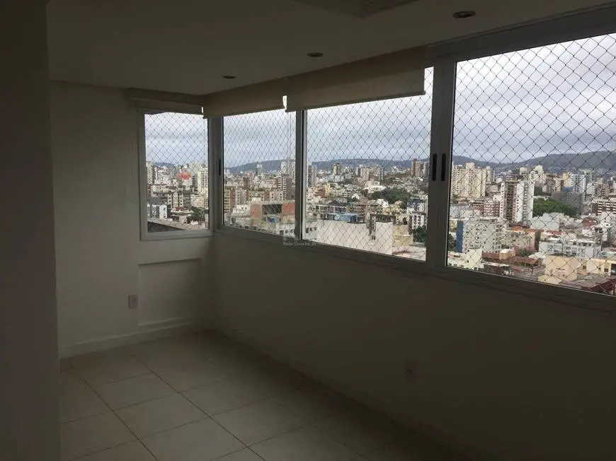 Foto 2 de Apartamento com 2 Quartos para alugar, 80m² em Santa Cecília, Porto Alegre