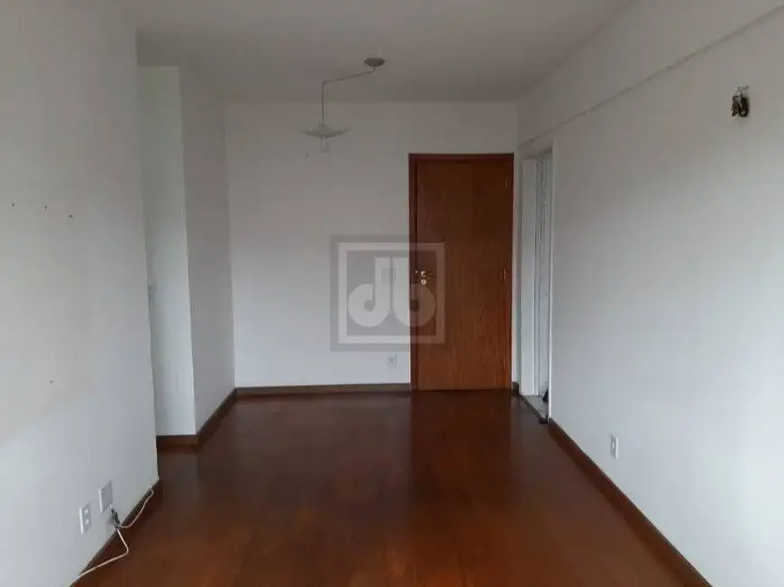 Foto 1 de Apartamento com 2 Quartos para alugar, 59m² em Tanque, Rio de Janeiro