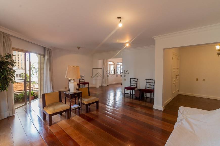 Foto 3 de Apartamento com 3 Quartos à venda, 230m² em Itaim Bibi, São Paulo