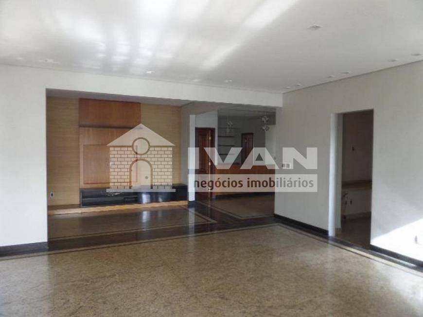 Foto 3 de Apartamento com 3 Quartos para alugar, 180m² em Maracanã, Uberlândia