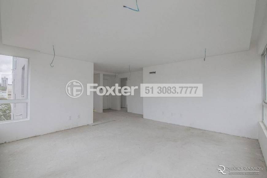 Foto 3 de Apartamento com 3 Quartos à venda, 92m² em Passo da Areia, Porto Alegre