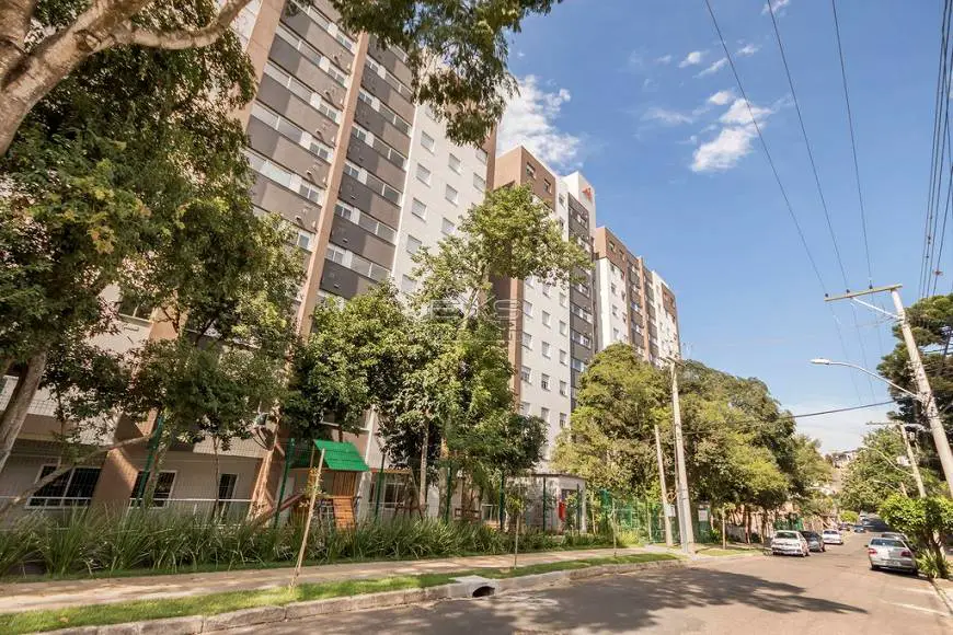 Foto 1 de Apartamento com 3 Quartos à venda, 68m² em Santo Antônio, Porto Alegre