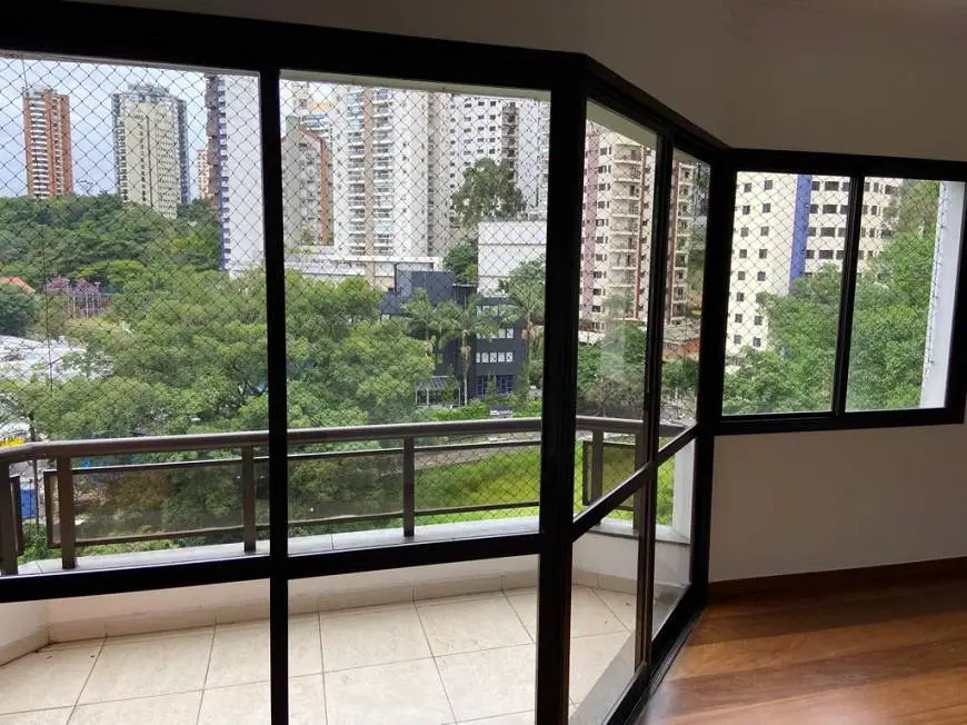 Foto 1 de Apartamento com 3 Quartos à venda, 220m² em Vila Suzana, São Paulo