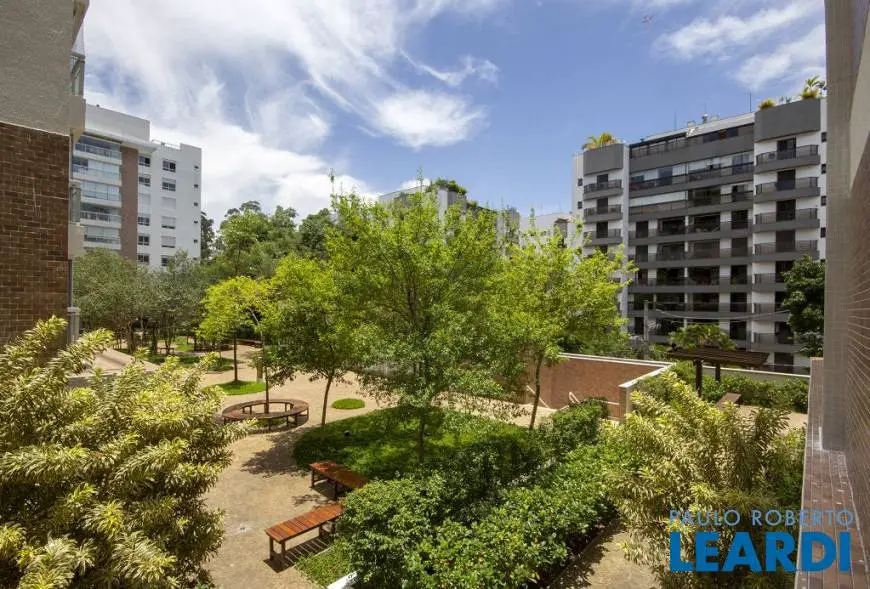 Foto 1 de Apartamento com 4 Quartos à venda, 332m² em Jardim Guedala, São Paulo