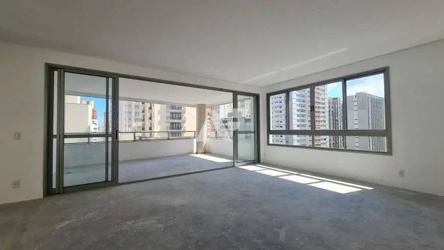 Foto 1 de Apartamento com 4 Quartos à venda, 187m² em Jardins, São Paulo