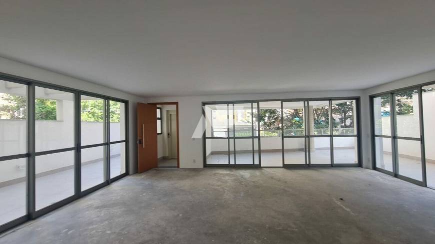 Foto 3 de Apartamento com 4 Quartos à venda, 286m² em Jardins, São Paulo
