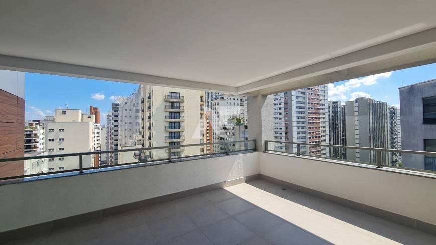 Foto 3 de Apartamento com 4 Quartos à venda, 302m² em Jardins, São Paulo