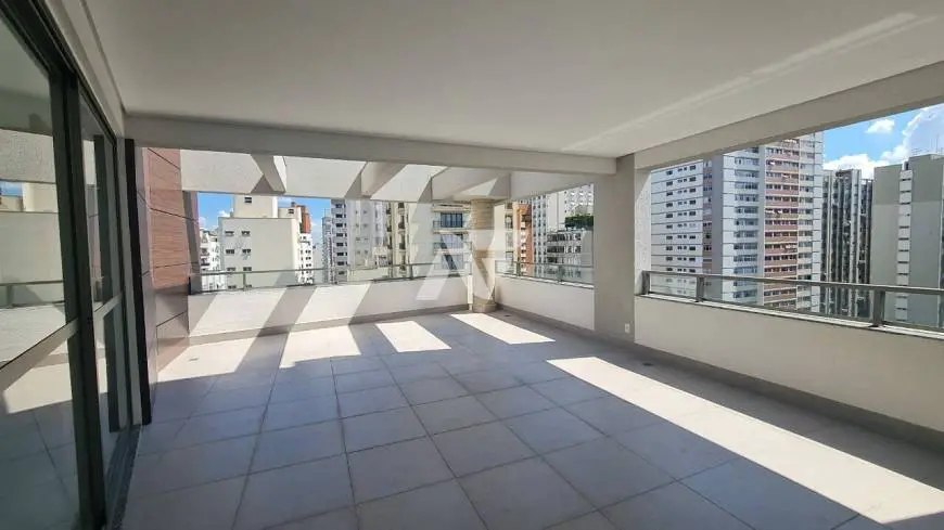 Foto 4 de Apartamento com 4 Quartos à venda, 302m² em Jardins, São Paulo