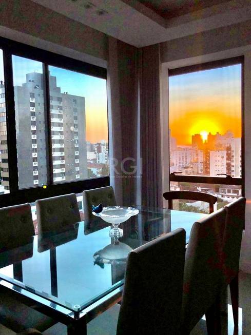 Foto 1 de Apartamento com 4 Quartos à venda, 132m² em Menino Deus, Porto Alegre