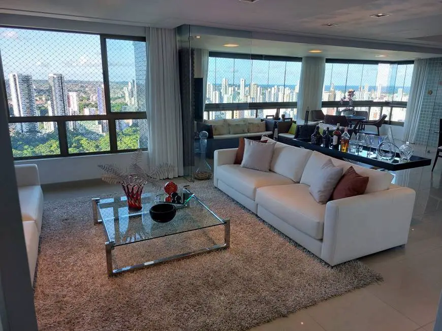 Foto 1 de Apartamento com 4 Quartos à venda, 209m² em Torre, Recife