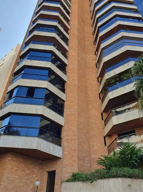 Foto 1 de Apartamento com 4 Quartos à venda, 200m² em Vila Nova Conceição, São Paulo