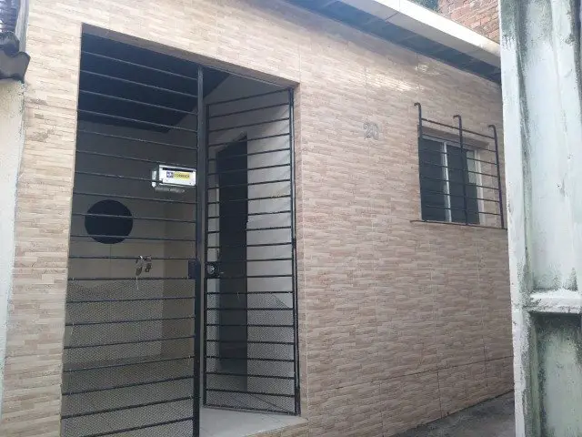 Foto 1 de Casa com 2 Quartos para alugar, 30m² em Sucupira, Jaboatão dos Guararapes