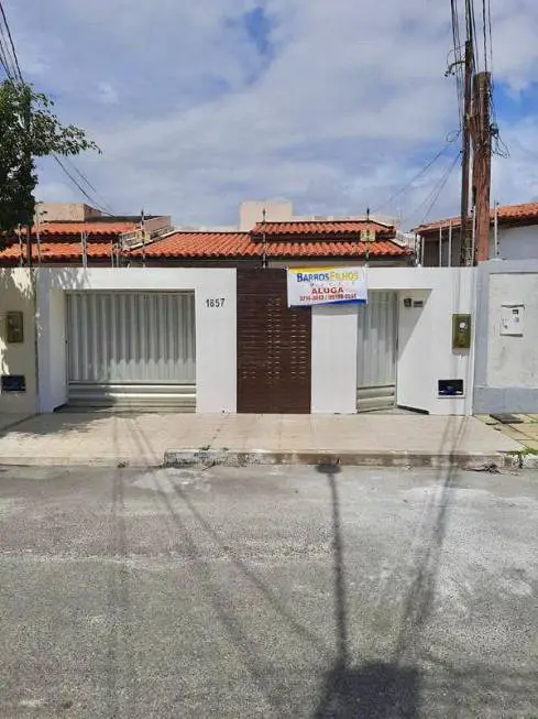 Foto 1 de Casa com 3 Quartos para alugar, 200m² em Coroa do Meio, Aracaju