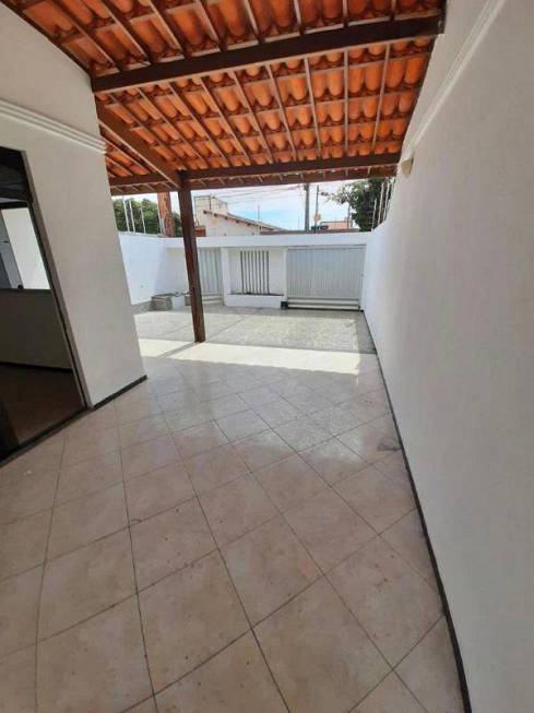 Foto 4 de Casa com 3 Quartos para alugar, 200m² em Coroa do Meio, Aracaju