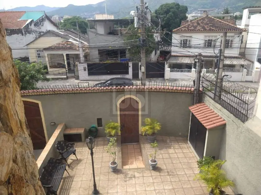 Foto 1 de Casa com 3 Quartos à venda, 233m² em Encantado, Rio de Janeiro