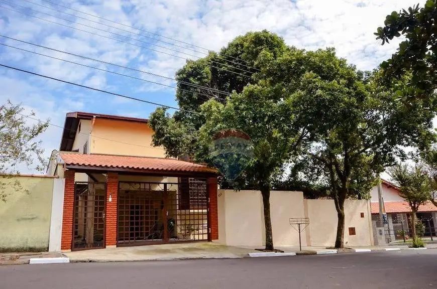 Foto 2 de Casa com 3 Quartos à venda, 283m² em Jardim Porangaba, Águas de São Pedro