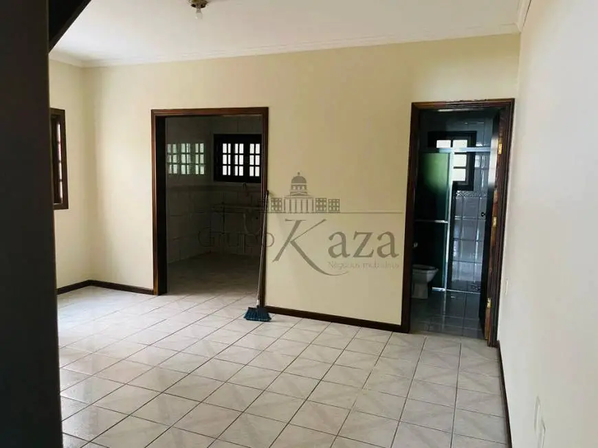 Foto 2 de Casa com 3 Quartos para alugar, 191m² em Jardim Sul, São José dos Campos