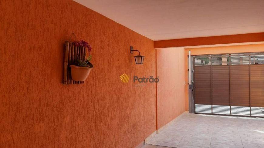 Foto 3 de Casa com 3 Quartos à venda, 178m² em Vila Valparaiso, Santo André