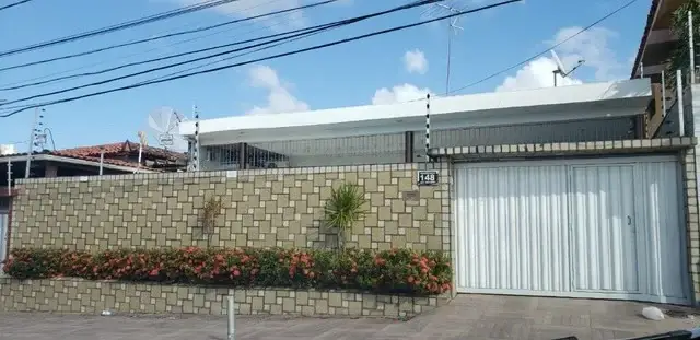 Foto 1 de Casa com 4 Quartos à venda, 200m² em Ipês, João Pessoa