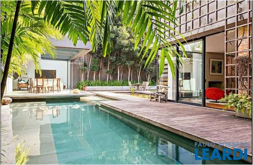 Foto 1 de Casa com 4 Quartos à venda, 895m² em Jardim Europa, São Paulo