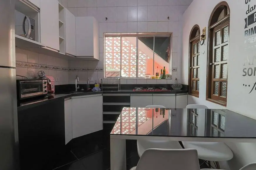 Foto 3 de Casa com 4 Quartos à venda, 300m² em Vila Ema, São Paulo