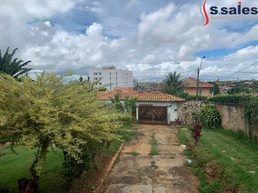 Foto 4 de Sobrado com 4 Quartos à venda, 1200m² em Vila Sao Jose, Brasília