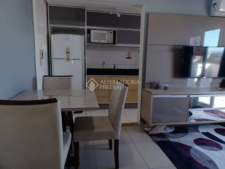 Foto 3 de Apartamento com 2 Quartos para alugar, 53m² em Marechal Rondon, Canoas