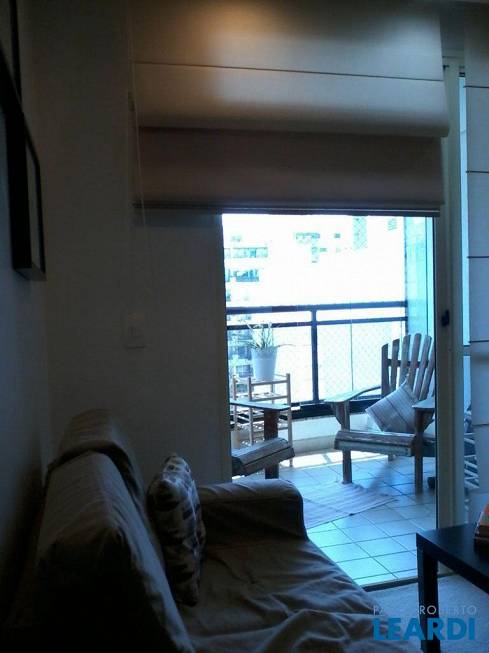 Foto 3 de Apartamento com 2 Quartos para alugar, 75m² em Perdizes, São Paulo