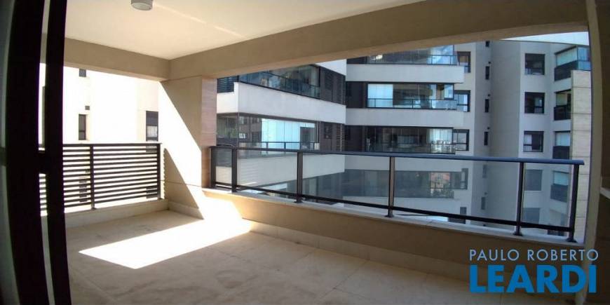 Foto 4 de Apartamento com 3 Quartos à venda, 145m² em Alto de Pinheiros, São Paulo