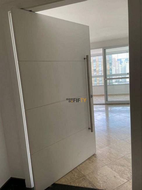 Foto 2 de Apartamento com 3 Quartos para alugar, 146m² em Itaim Bibi, São Paulo