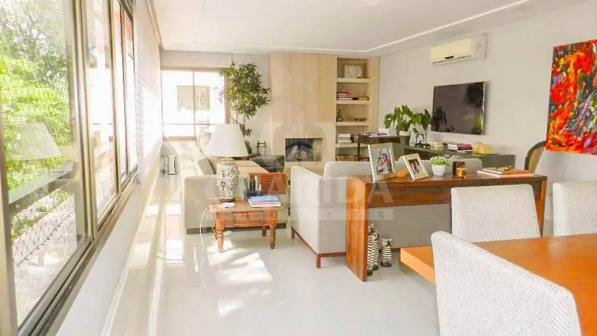 Foto 1 de Apartamento com 3 Quartos à venda, 205m² em Rio Branco, Porto Alegre