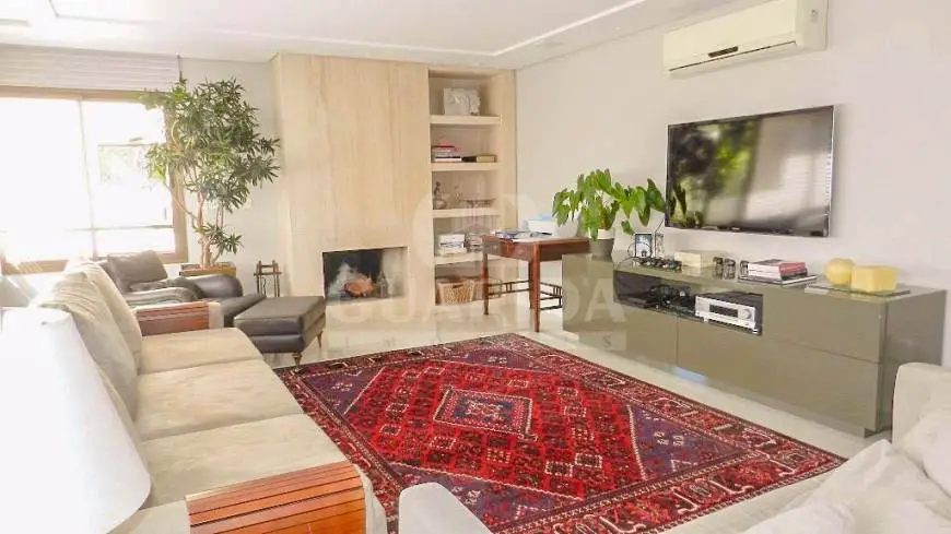 Foto 2 de Apartamento com 3 Quartos à venda, 205m² em Rio Branco, Porto Alegre