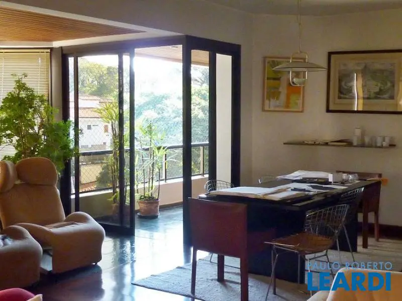 Foto 3 de Apartamento com 3 Quartos à venda, 217m² em Vila Madalena, São Paulo