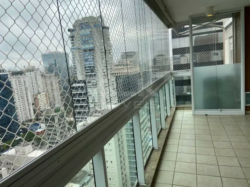 Foto 1 de Apartamento com 3 Quartos para venda ou aluguel, 129m² em Vila Olímpia, São Paulo