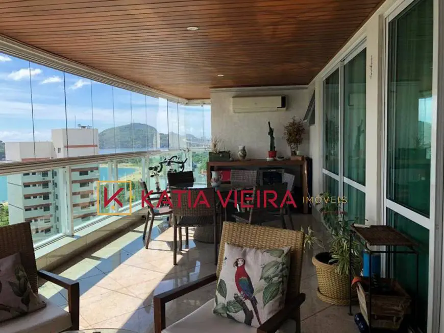 Foto 2 de Apartamento com 4 Quartos à venda, 178m² em Praia do Canto, Vitória