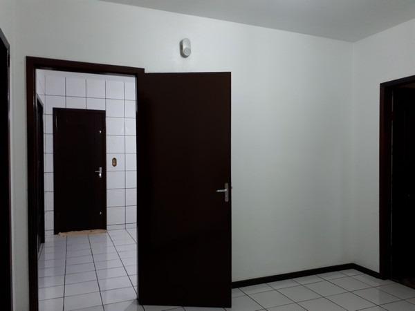 Foto 2 de Casa com 3 Quartos à venda, 90m² em Bom Retiro, Joinville