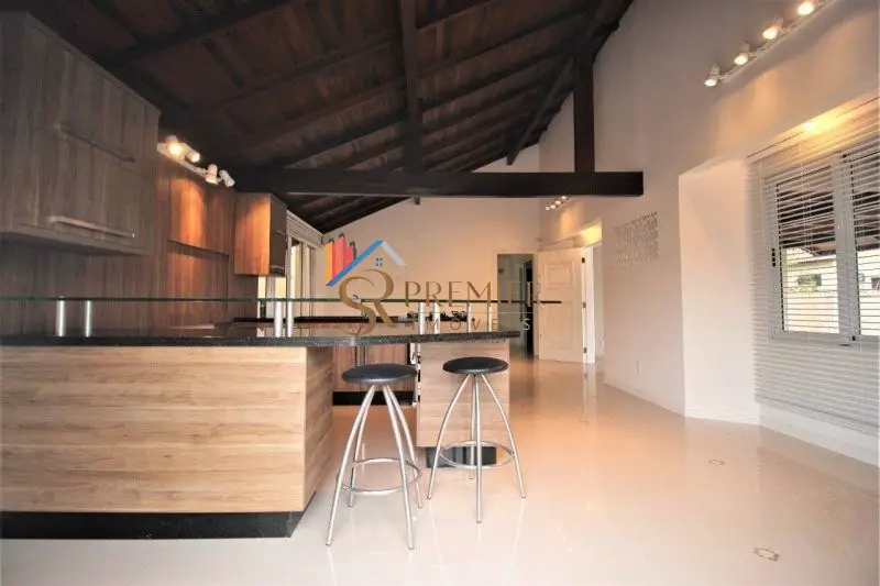 Foto 3 de Casa com 4 Quartos à venda, 337m² em Parque São Jorge, Florianópolis